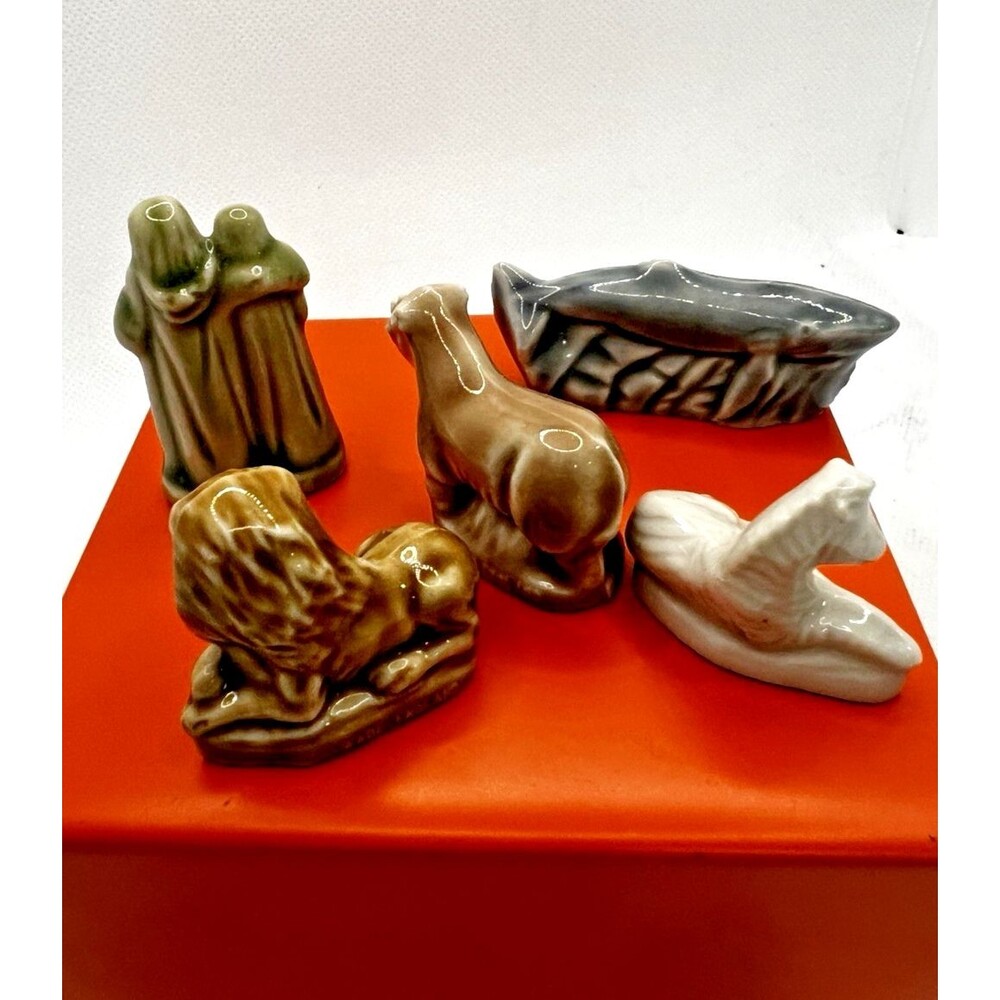 5 Piece Vintage Wade Whimsies Lot - US Red Rose Tea